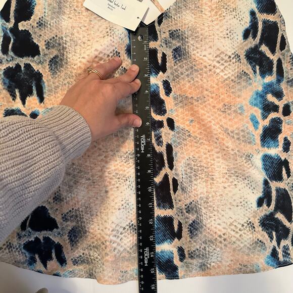 💥Buddy Love The Kendal Gator Tank Women’s dressy top  Medium Boutique NWT $44 - Picture 8 of 11